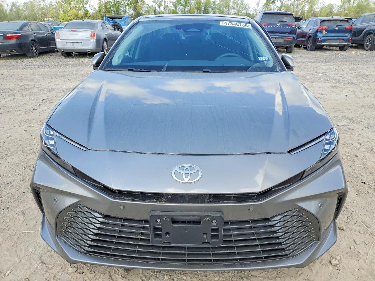 2025 TOYOTA CAMRY XLE photo 9
