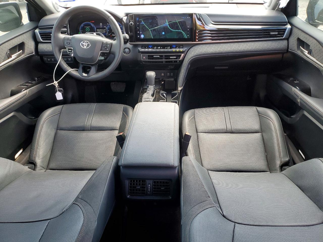 2025 TOYOTA CAMRY XLE photo 15