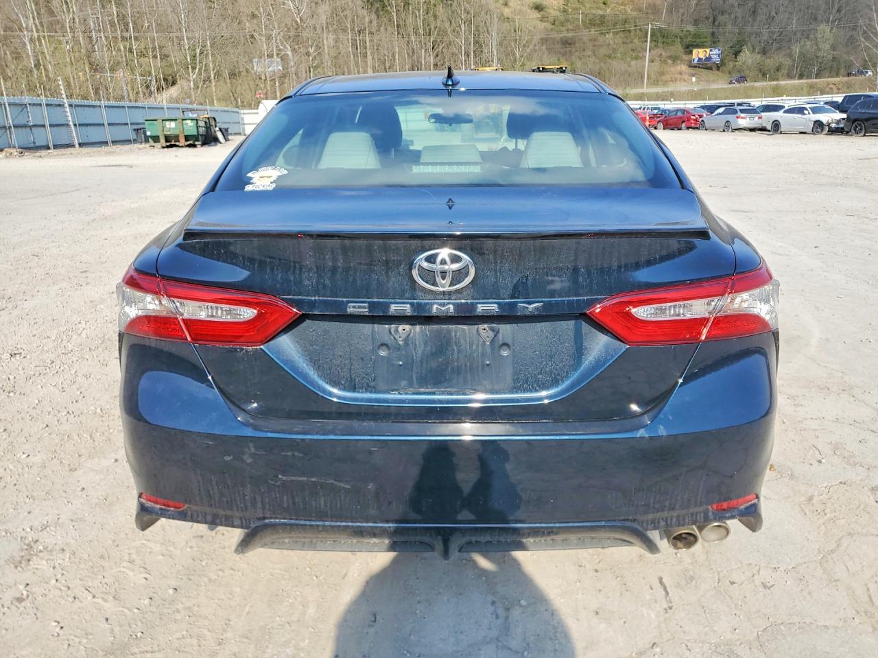 2019 TOYOTA CAMRY L photo 6
