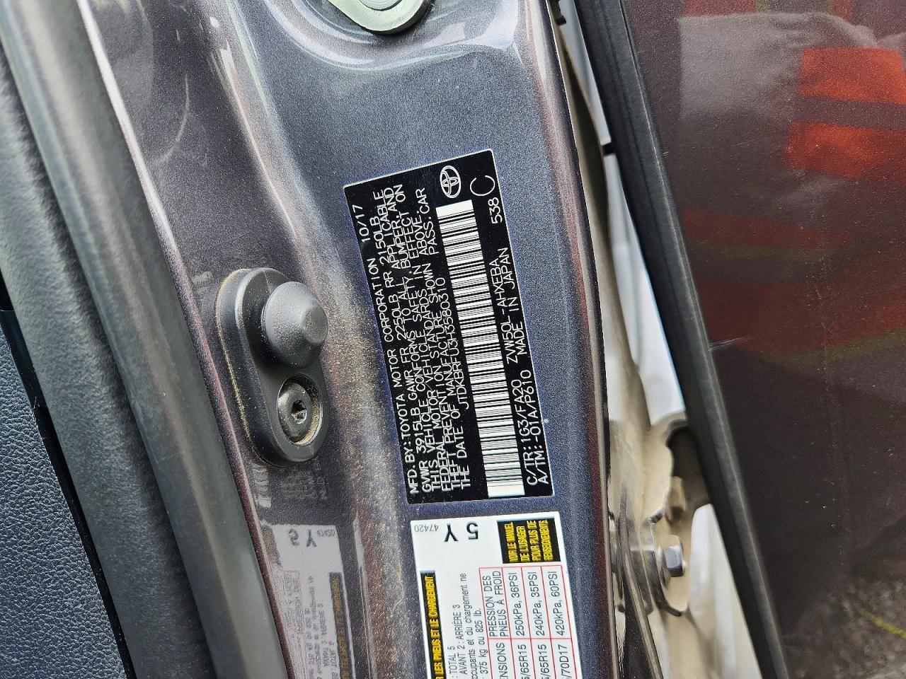 2017 TOYOTA PRIUS TWO photo 23