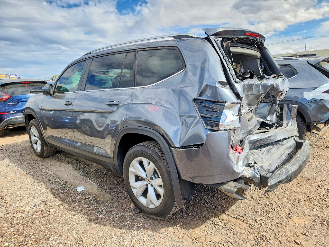 2018 VOLKSWAGEN ATLAS S photo 2