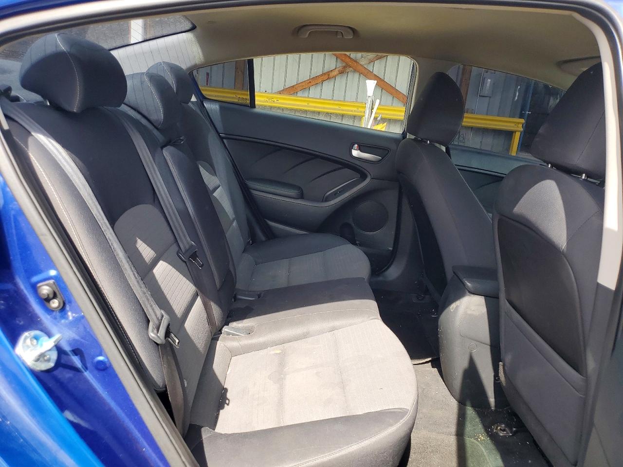 2017 KIA FORTE LX photo 28