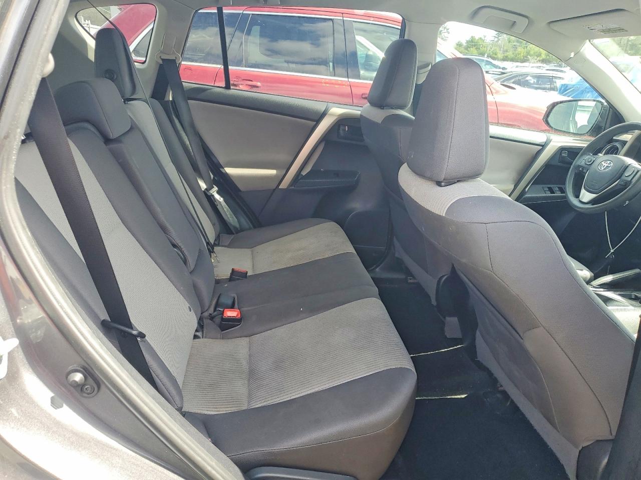 2015 TOYOTA RAV4 LE photo 31