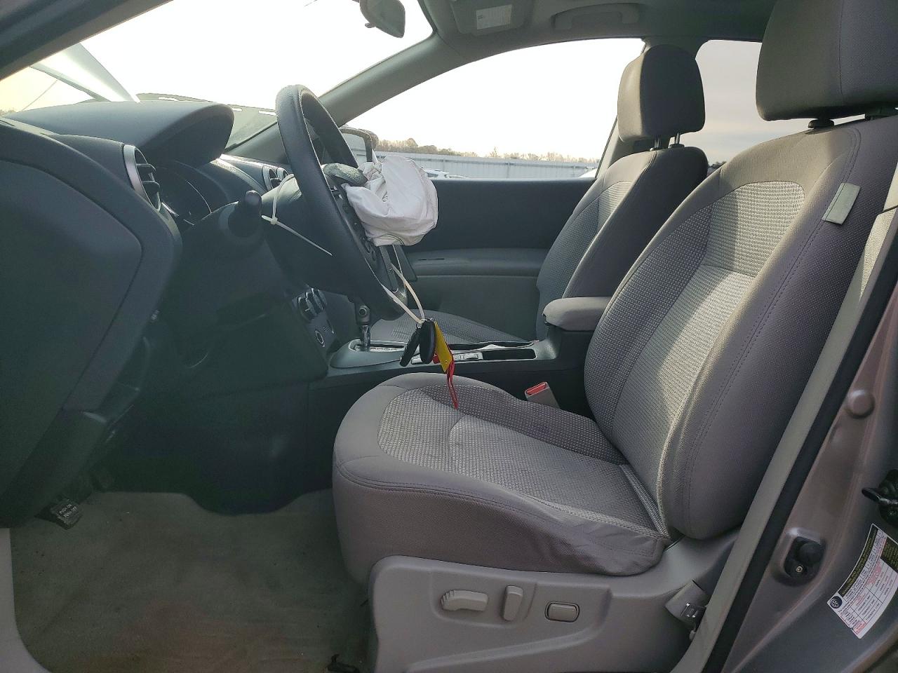 2013 NISSAN ROGUE S photo 13