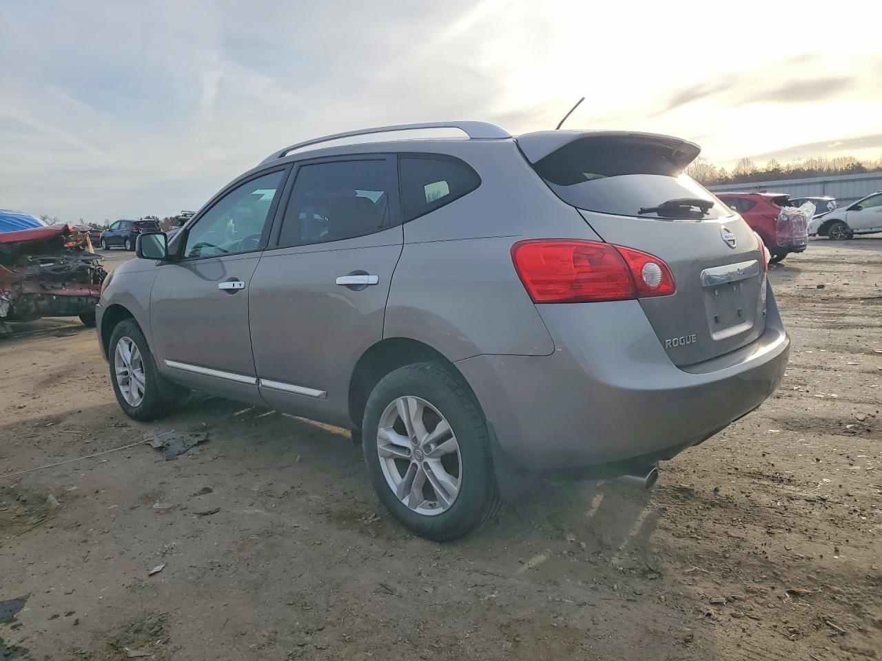 2013 NISSAN ROGUE S photo 3