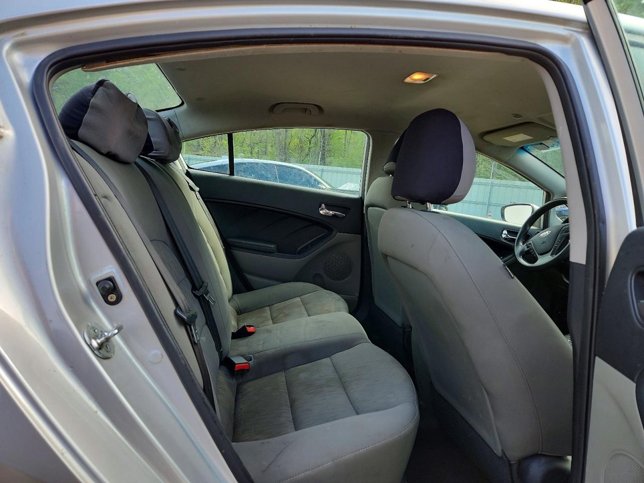 2015 KIA FORTE LX photo 19