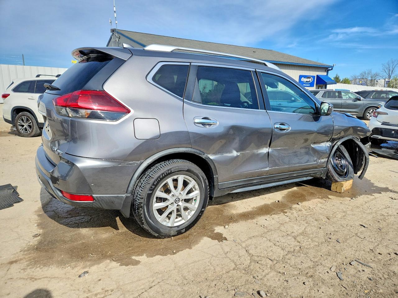 2019 NISSAN ROGUE SV photo 7