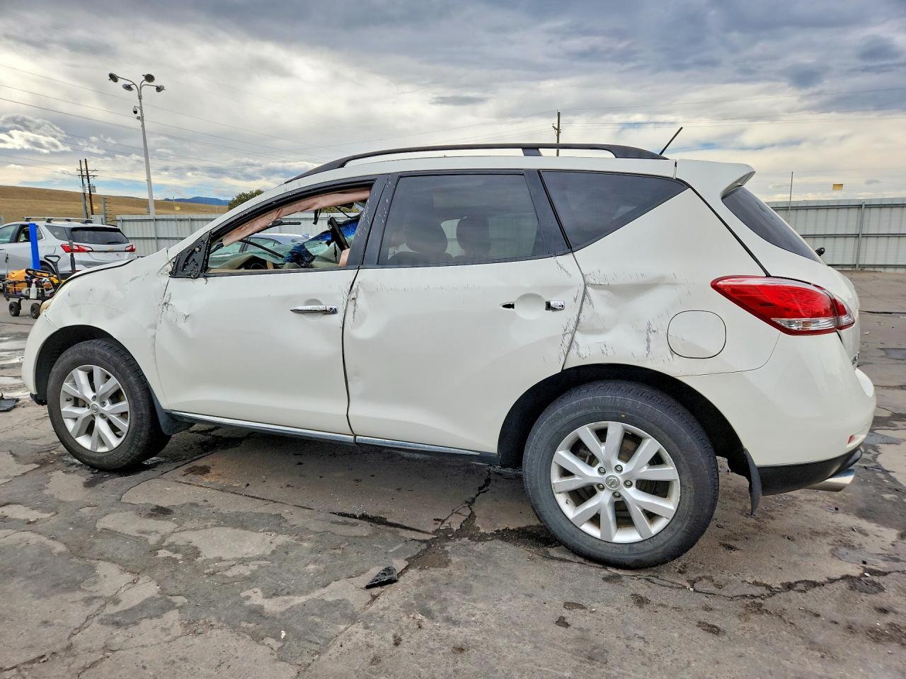 2014 NISSAN MURANO SV photo 2