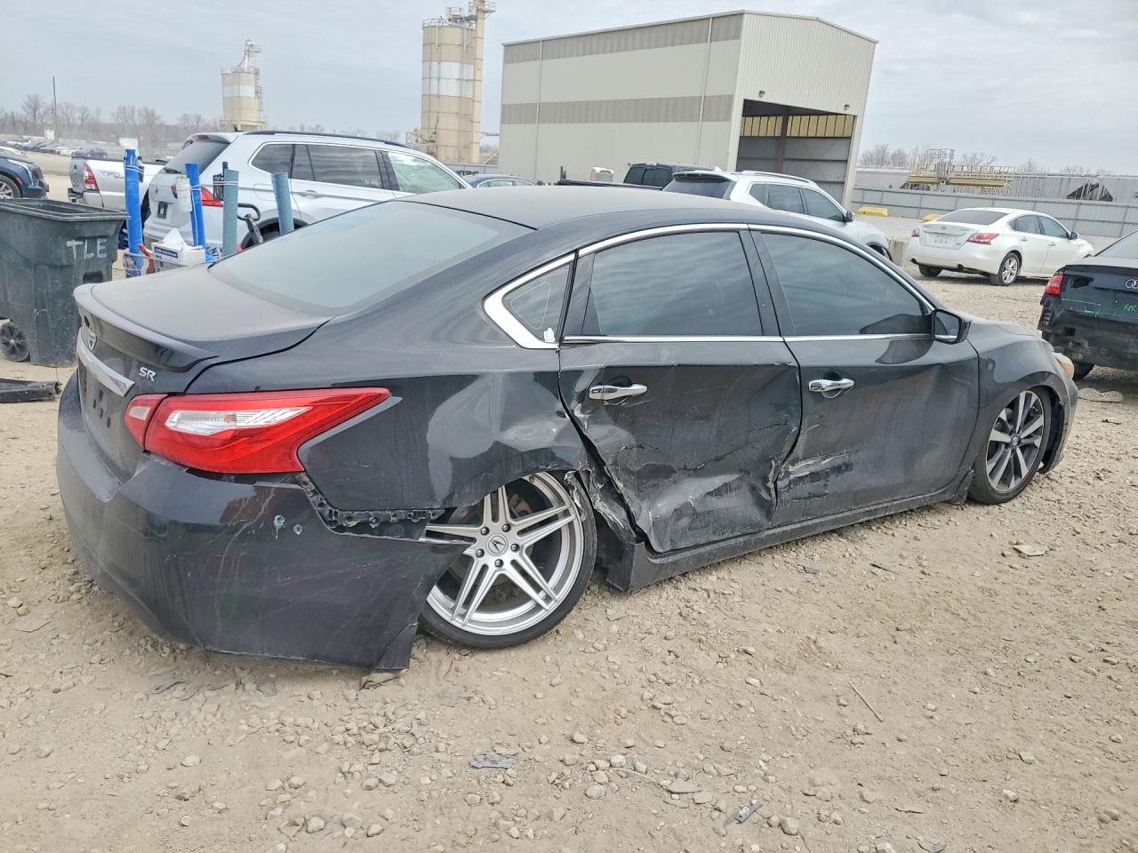 2016 NISSAN ALTIMA 2.5 SR photo 3