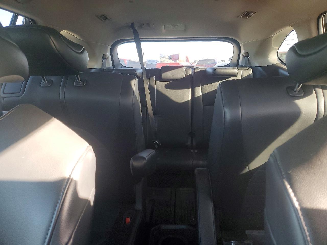 2021 TOYOTA HIGHLANDER XLE photo 28
