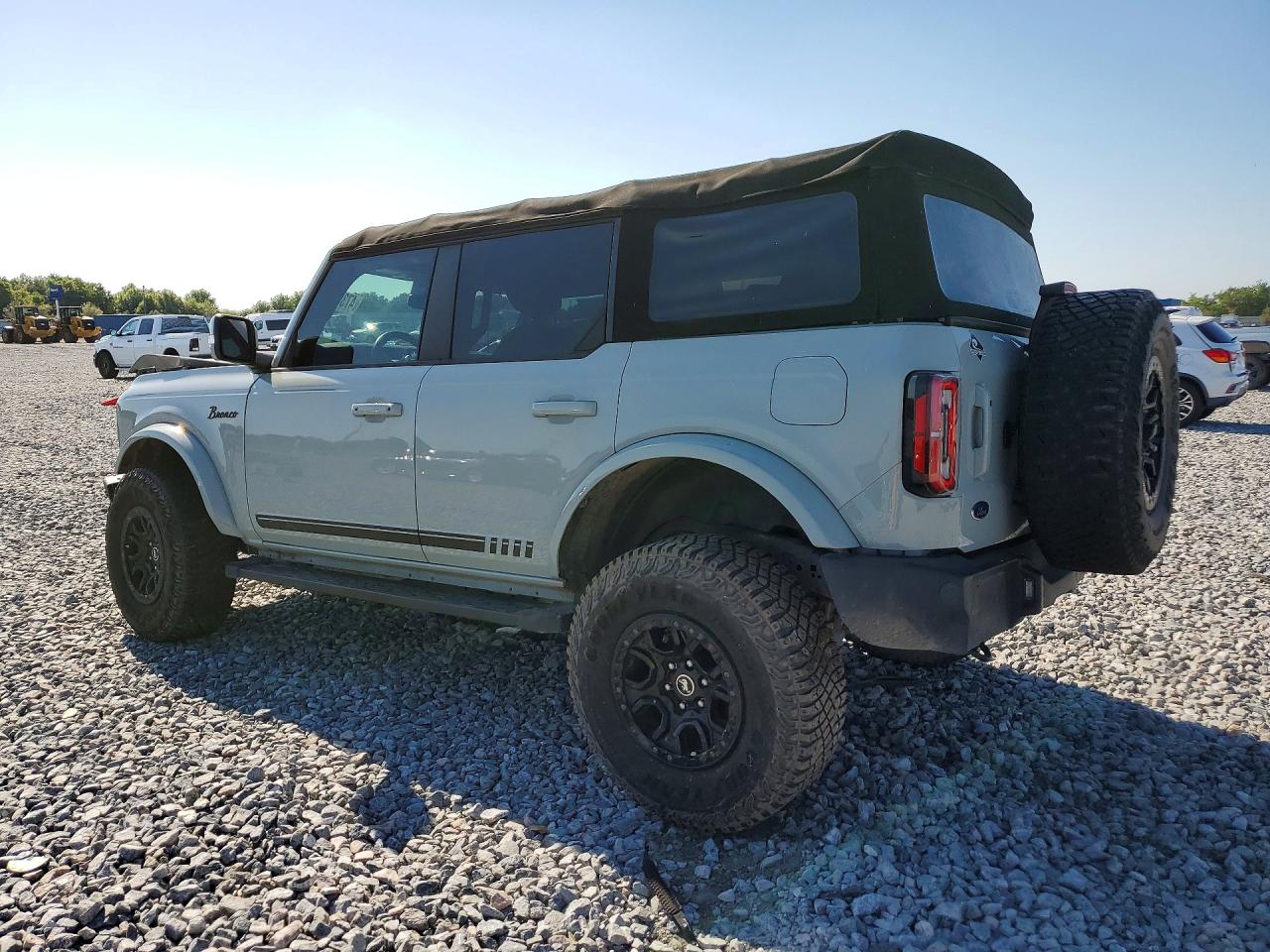 2022 FORD BRONCO BASE photo 2
