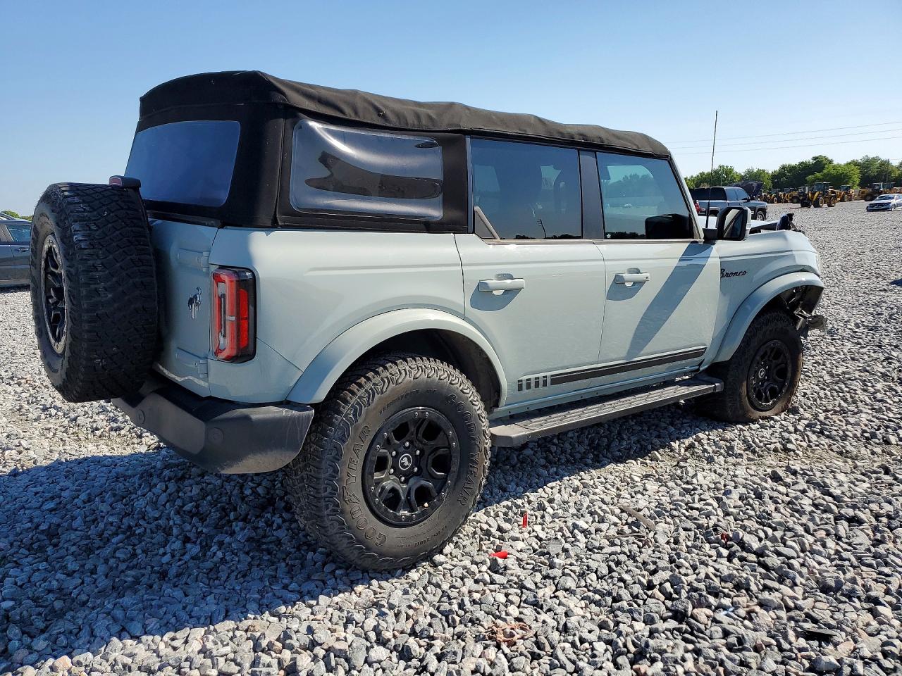 2022 FORD BRONCO BASE photo 3