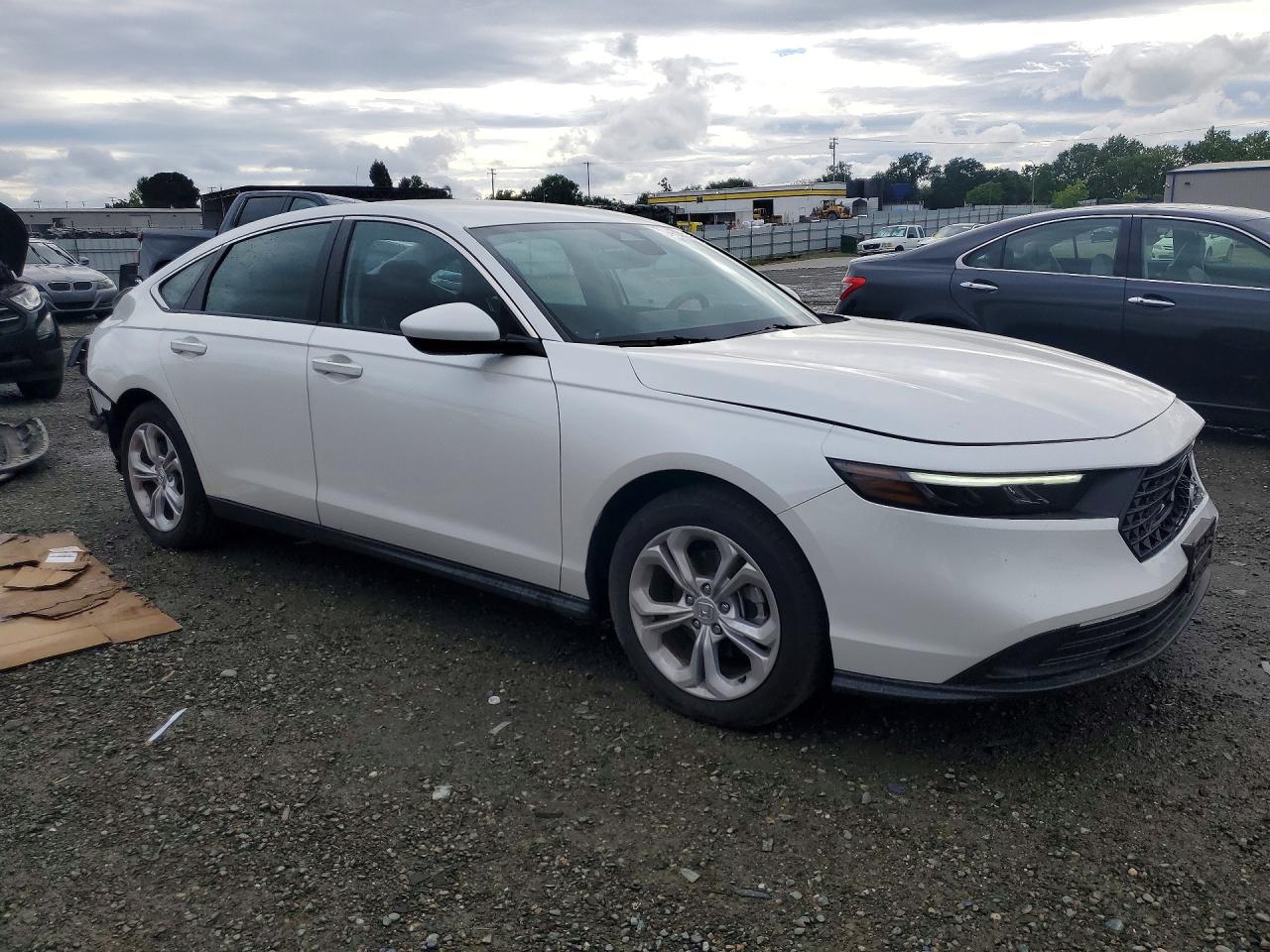 2025 HONDA ACCORD LX photo 4