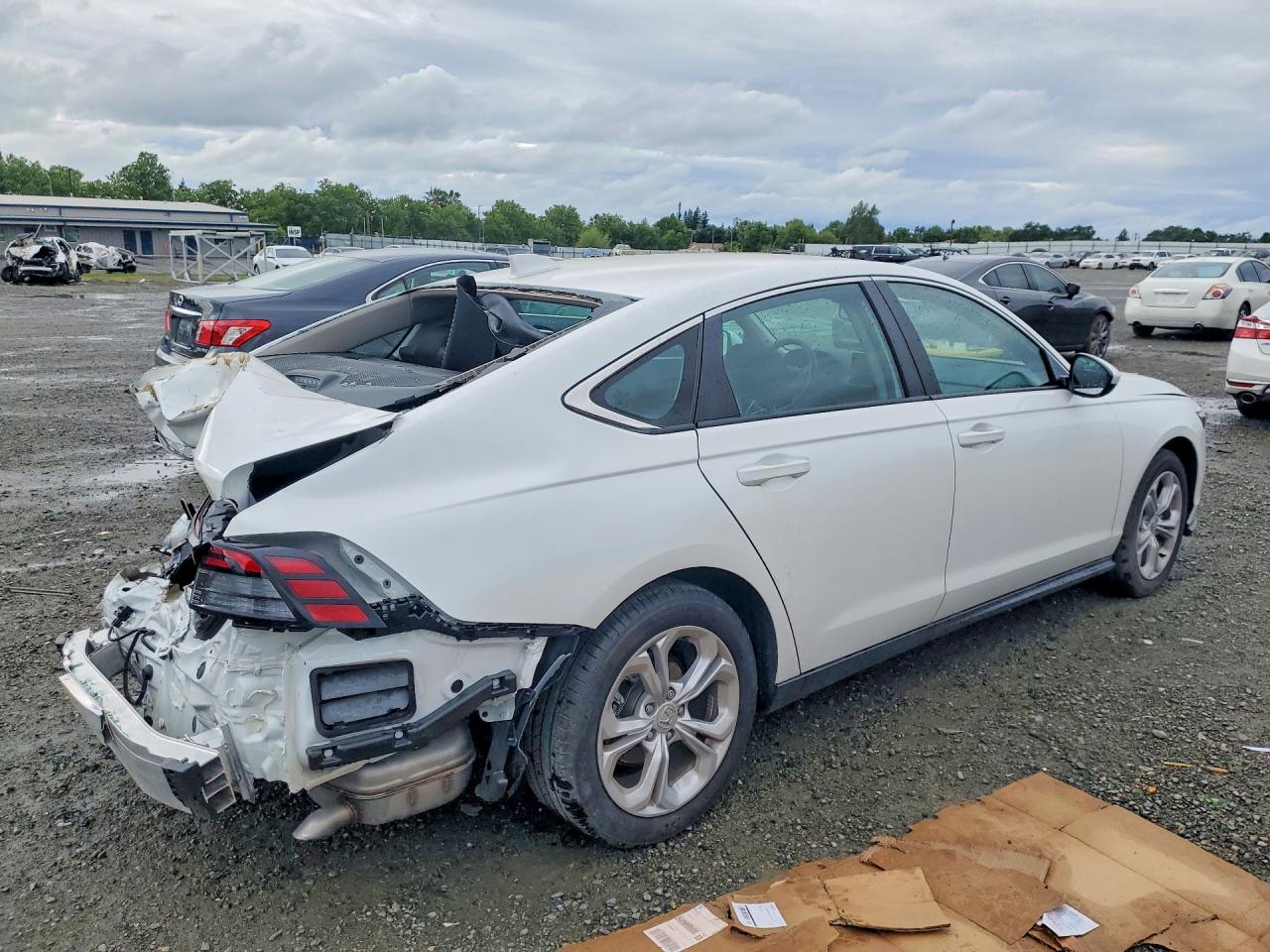 2025 HONDA ACCORD LX photo 3