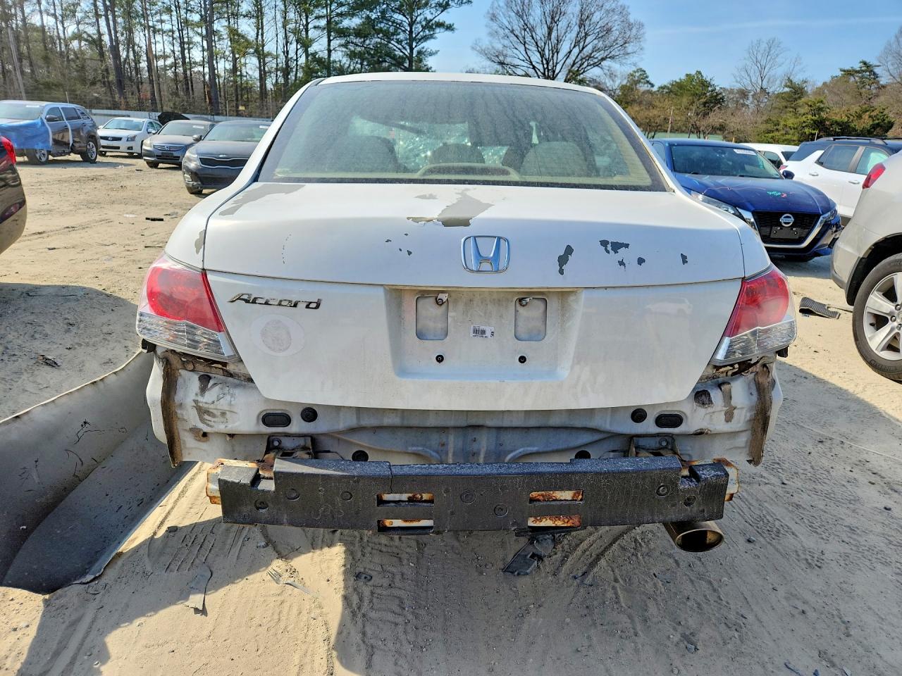 2010 HONDA ACCORD LXP photo 11
