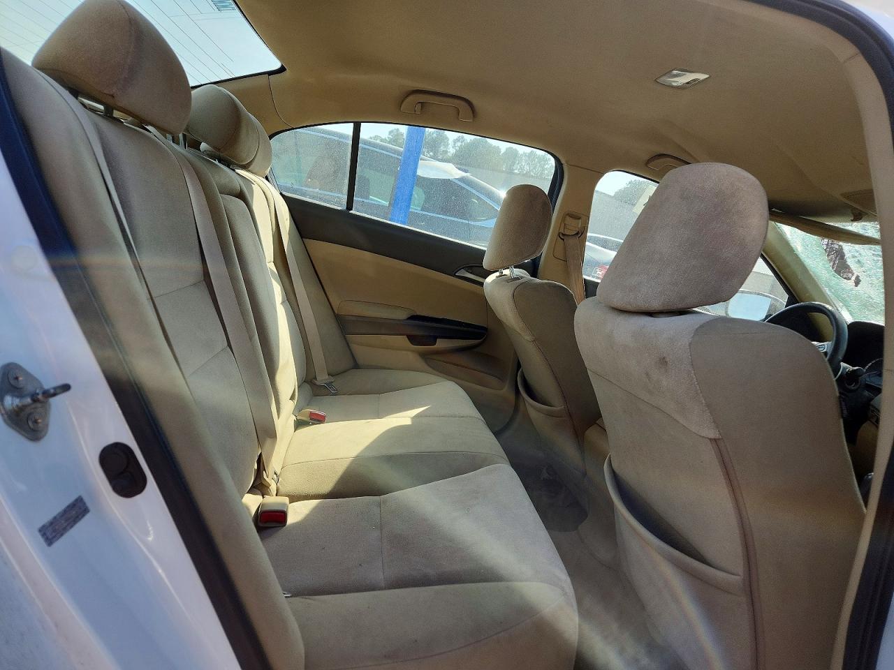 2010 HONDA ACCORD LXP photo 19