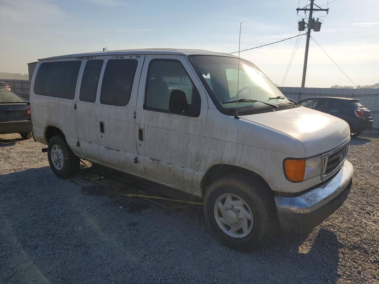 2006 FORD ECONOLINE E350 SUPER DUTY WAGON photo 4