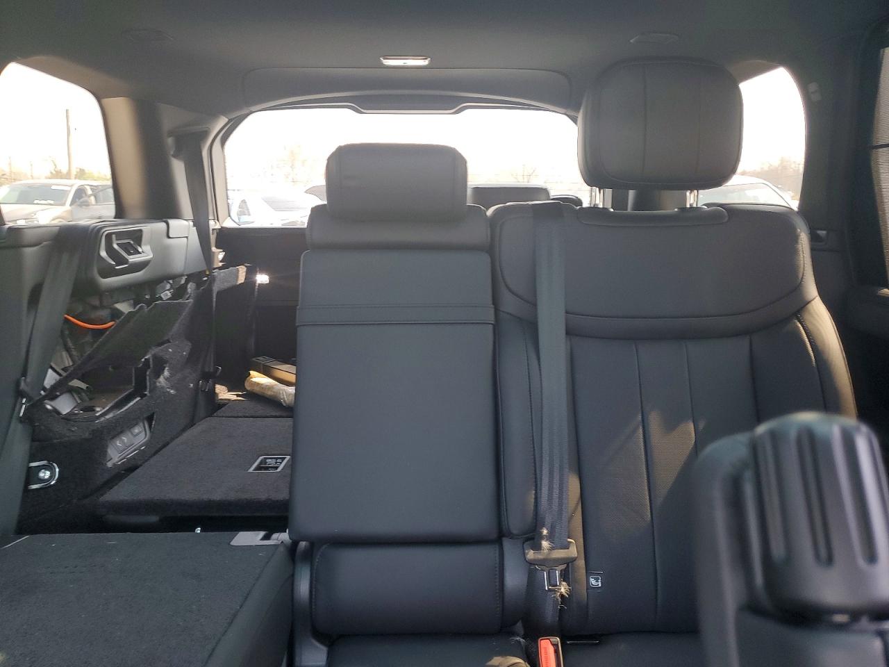 2025 LAND ROVER RANGE ROVER SE photo 28