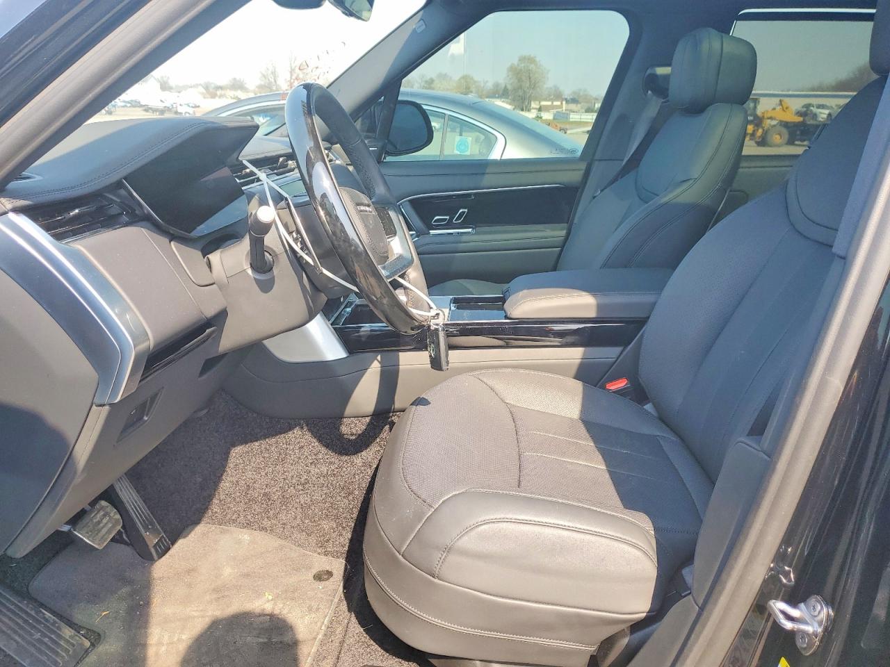 2025 LAND ROVER RANGE ROVER SE photo 19