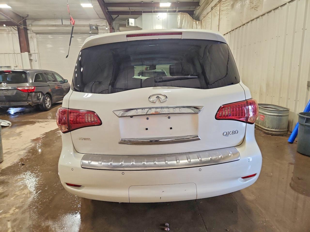 2017 INFINITI QX80 BASE photo 11