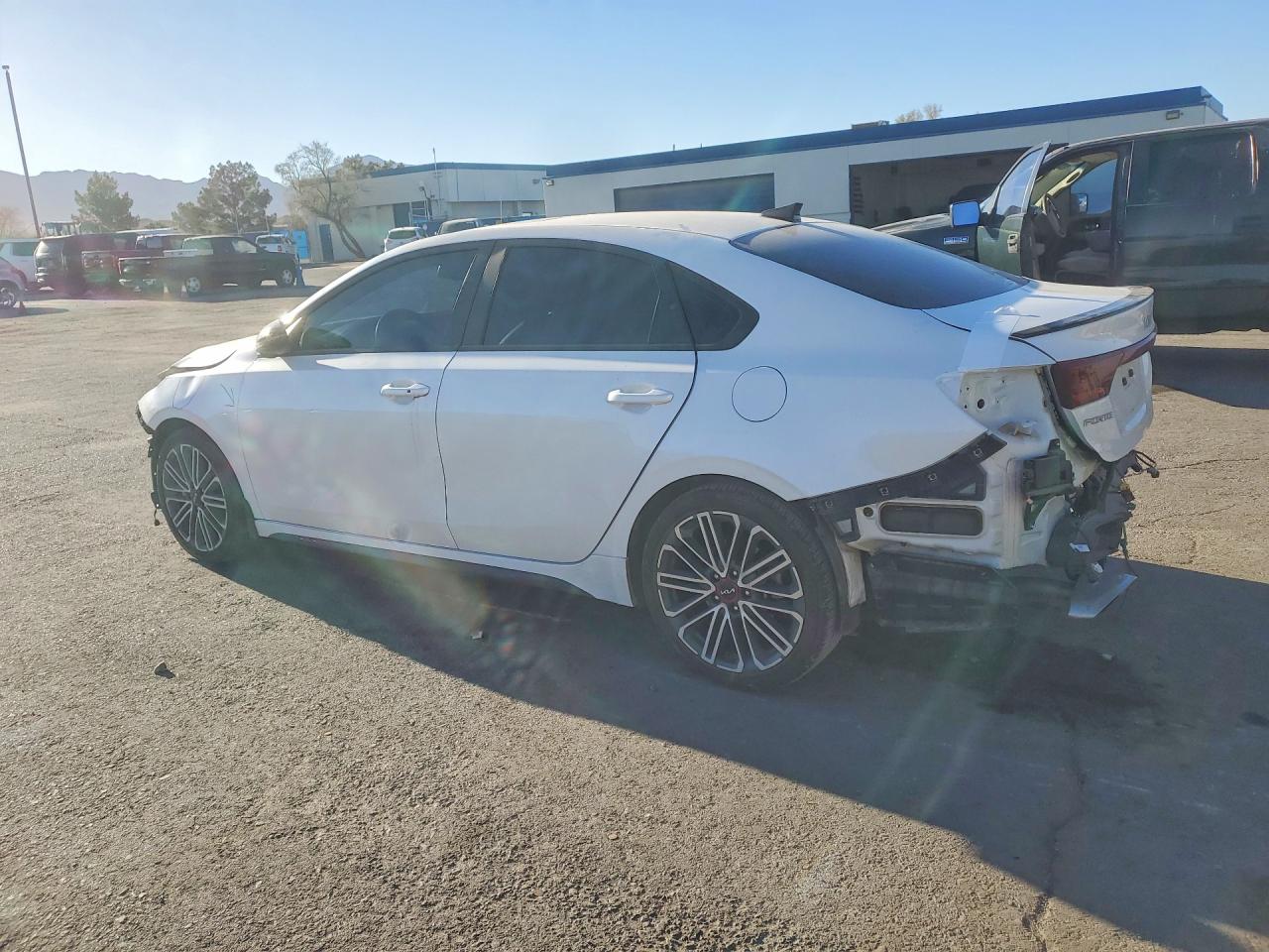 2024 KIA FORTE GT photo 2