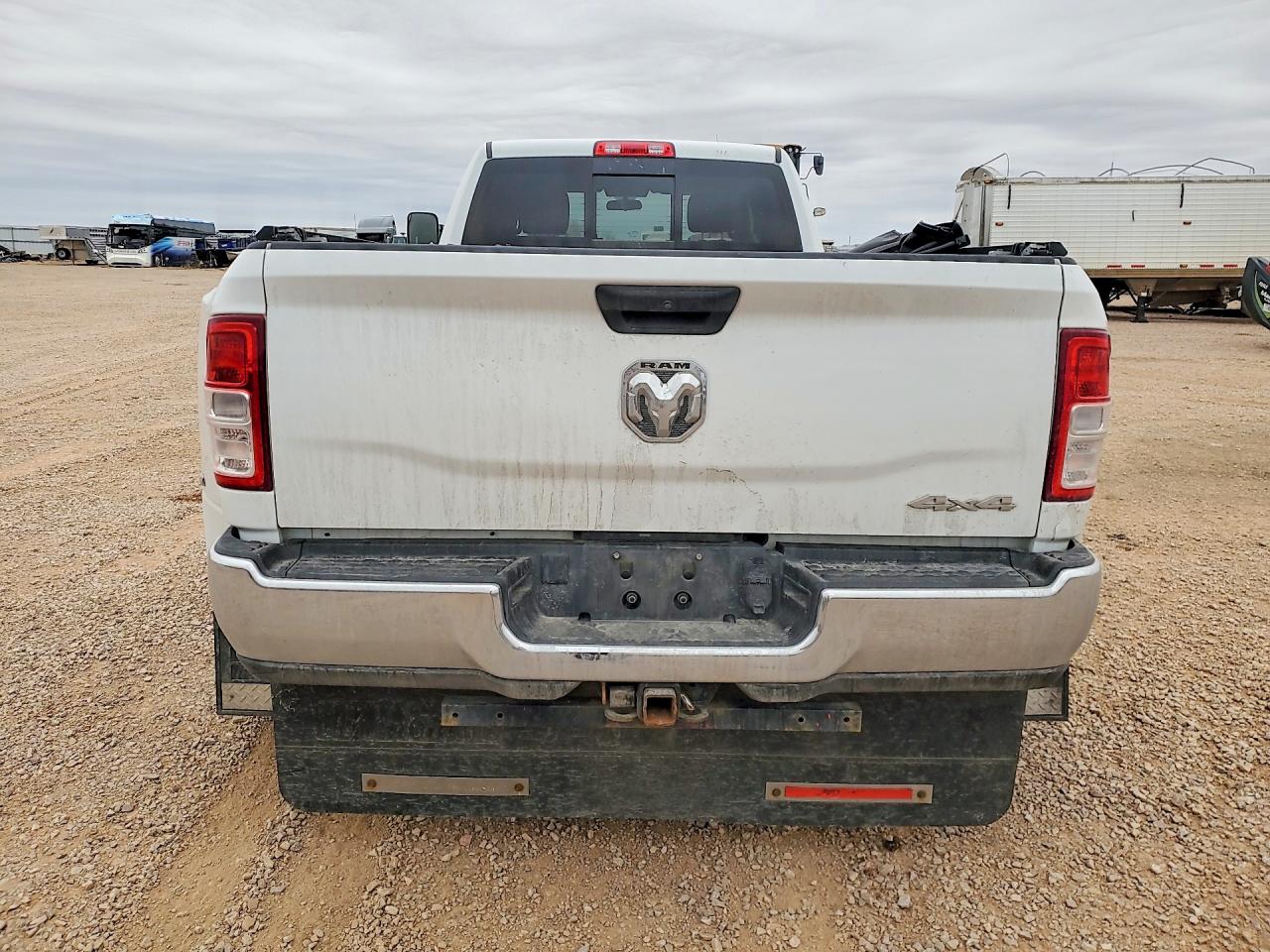 2021 RAM 3500 TRADESMAN photo 11