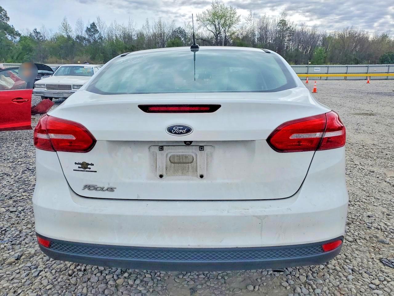 2018 FORD FOCUS S photo 6