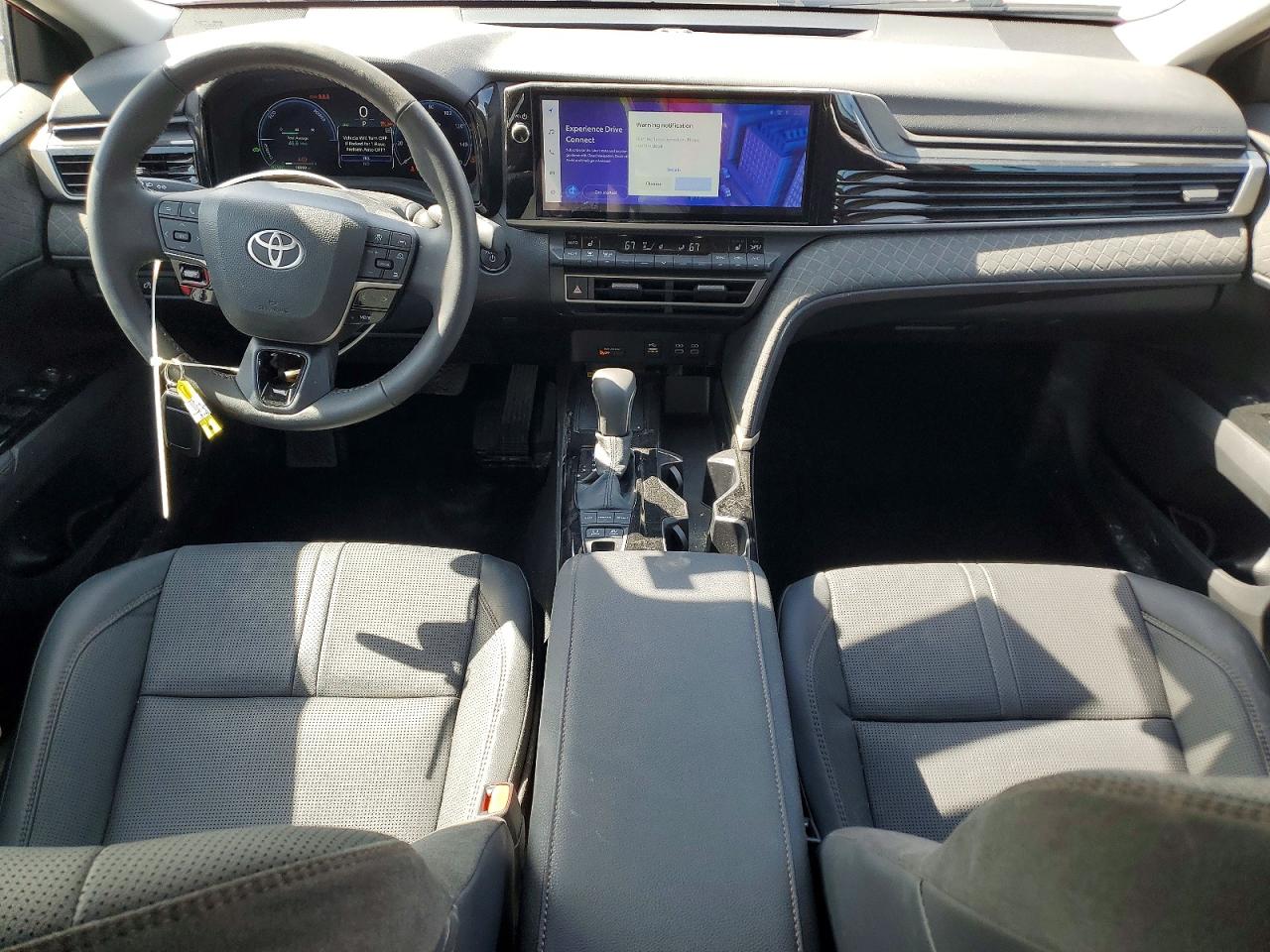 2025 TOYOTA CAMRY XLE photo 15