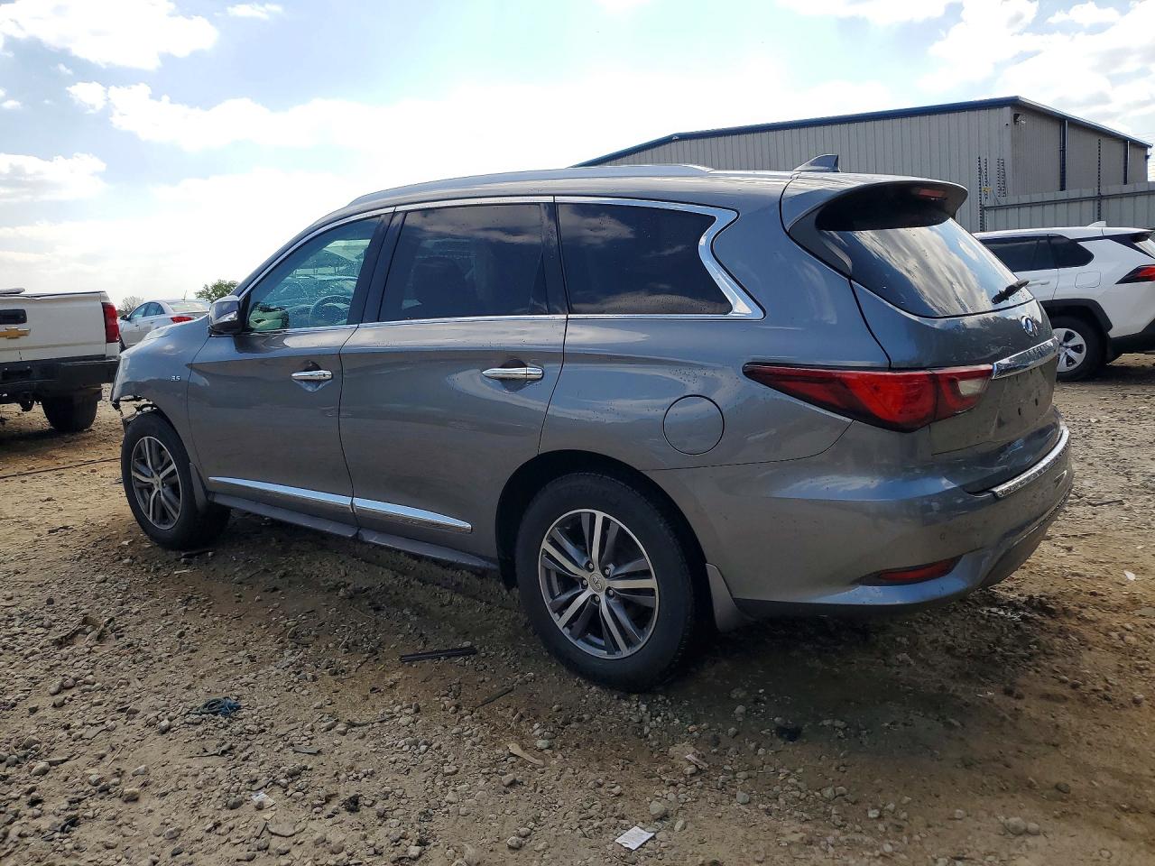 2020 INFINITI QX60 LUXE photo 3