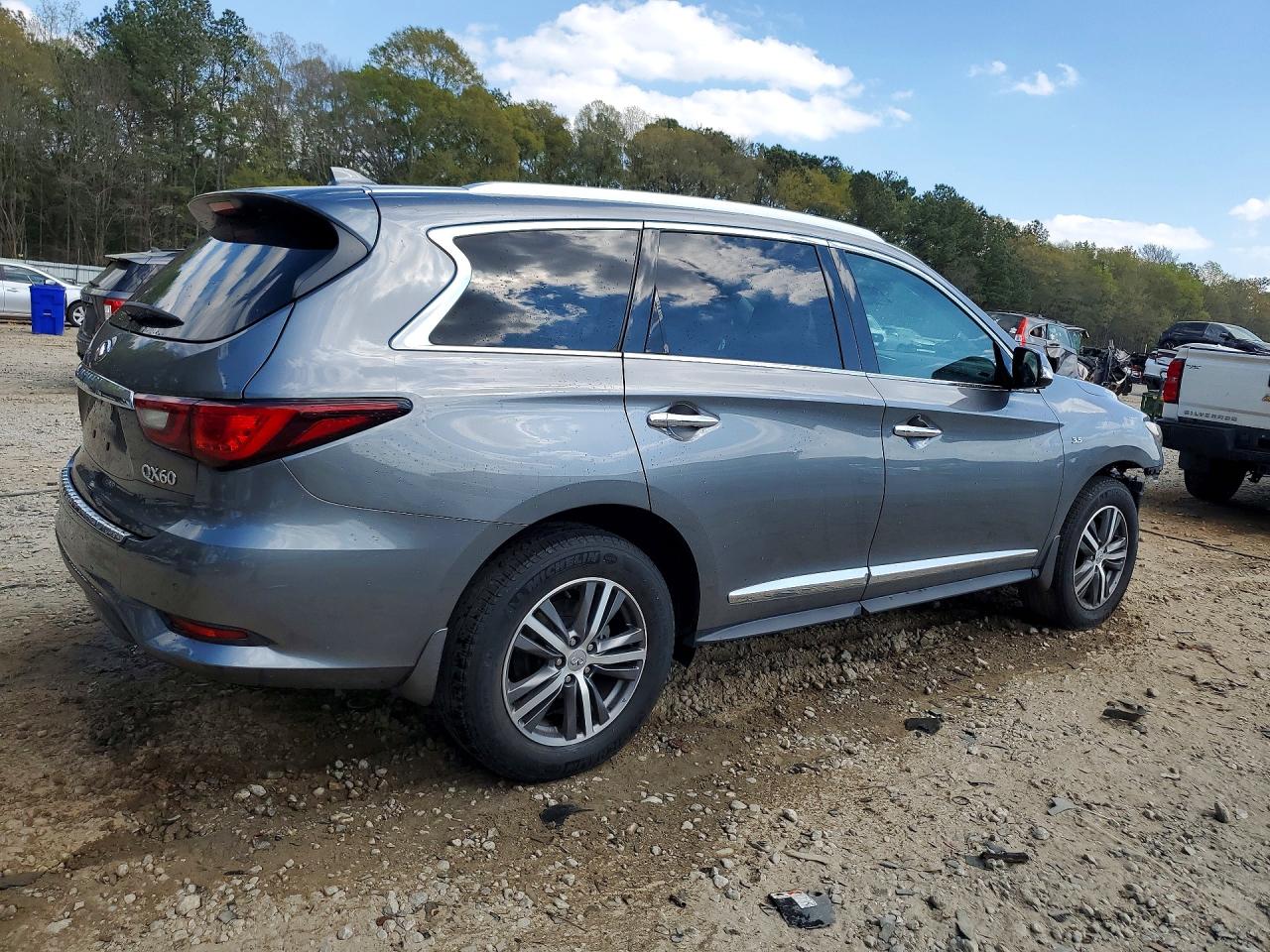 2020 INFINITI QX60 LUXE photo 5