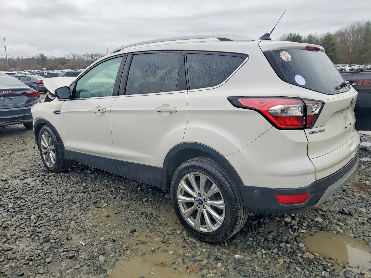 2018 FORD ESCAPE TITANIUM photo 2