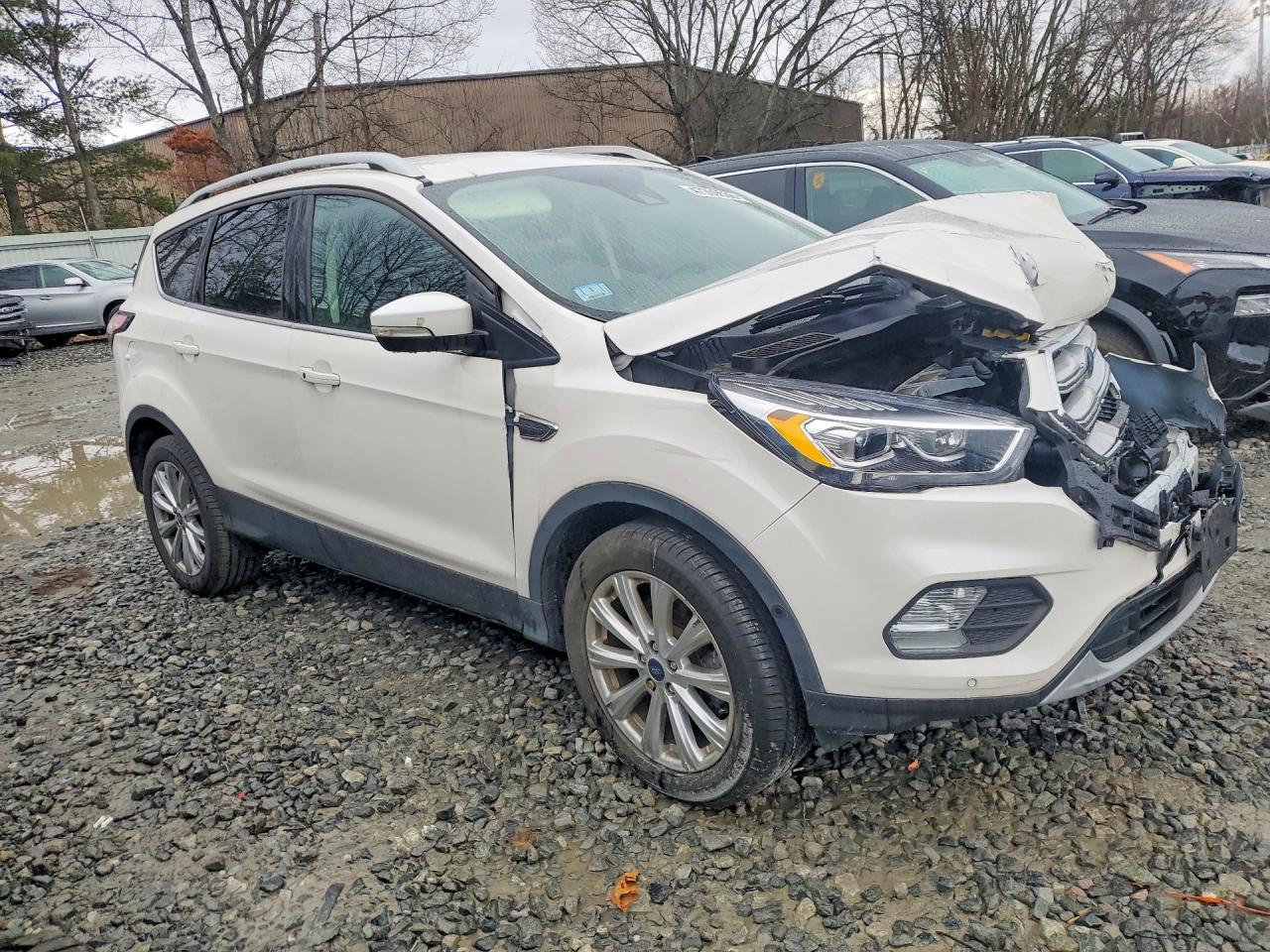 2018 FORD ESCAPE TITANIUM photo 4
