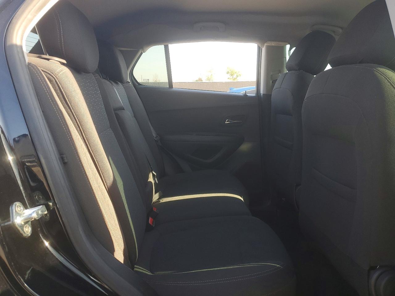 2022 CHEVROLET TRAX LS photo 21