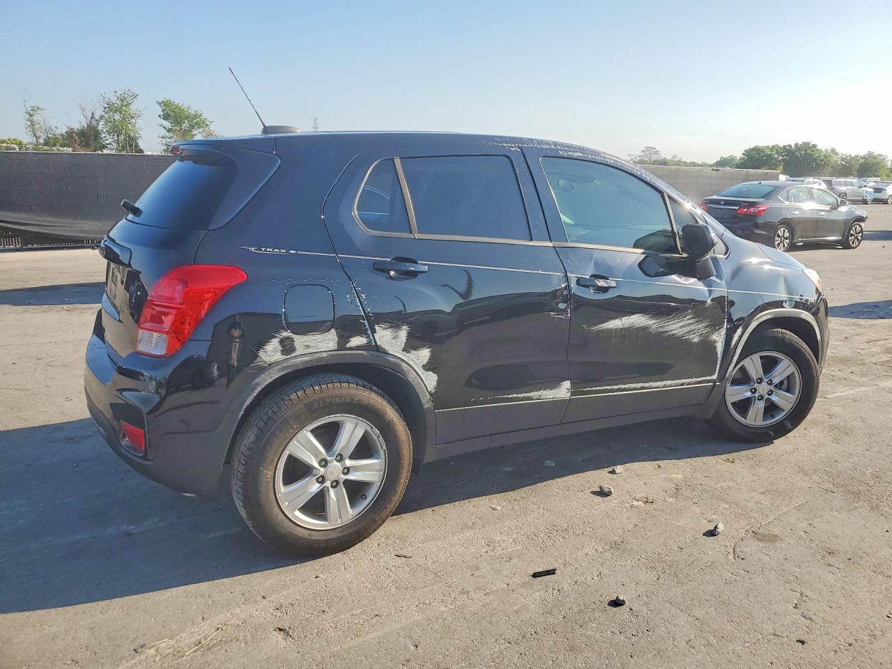2022 CHEVROLET TRAX LS photo 5