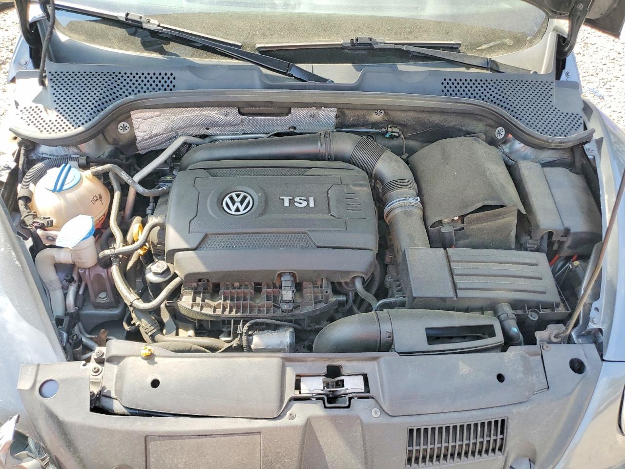 2016 VOLKSWAGEN BEETLE S photo 21