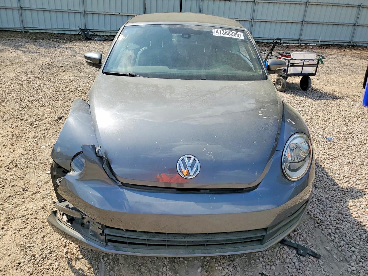 2016 VOLKSWAGEN BEETLE S photo 9
