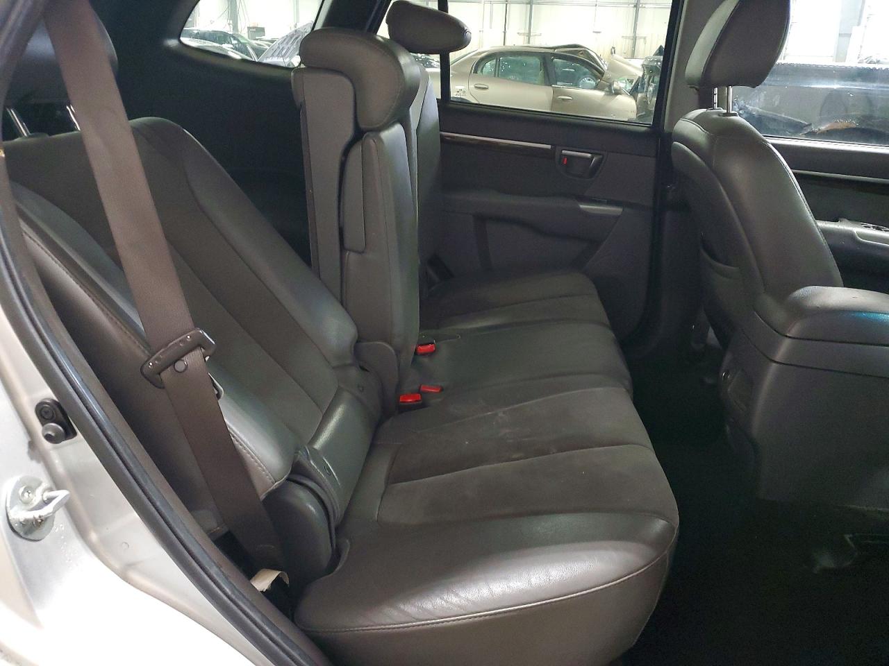 2011 HYUNDAI SANTA FE SE photo 31