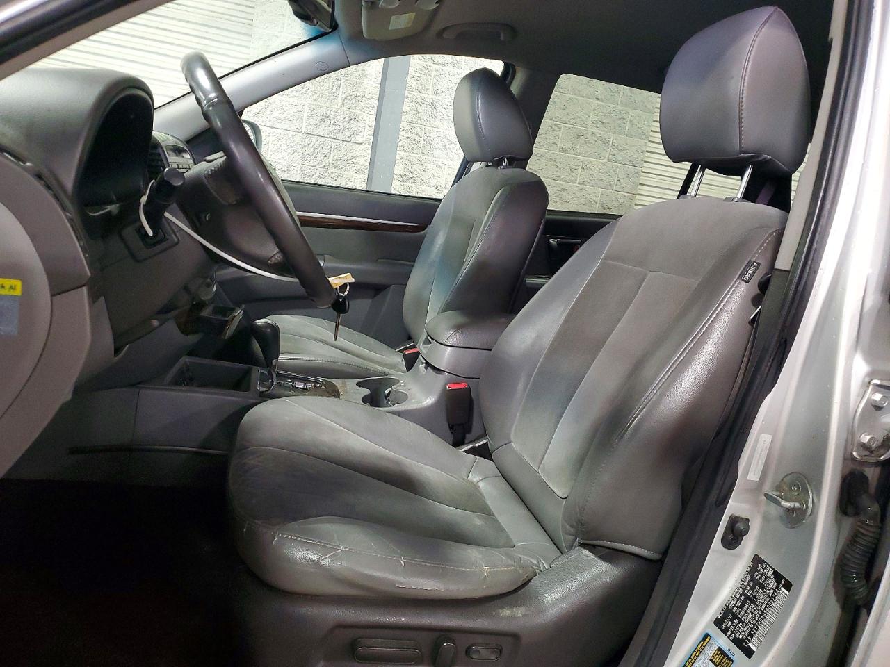2011 HYUNDAI SANTA FE SE photo 19