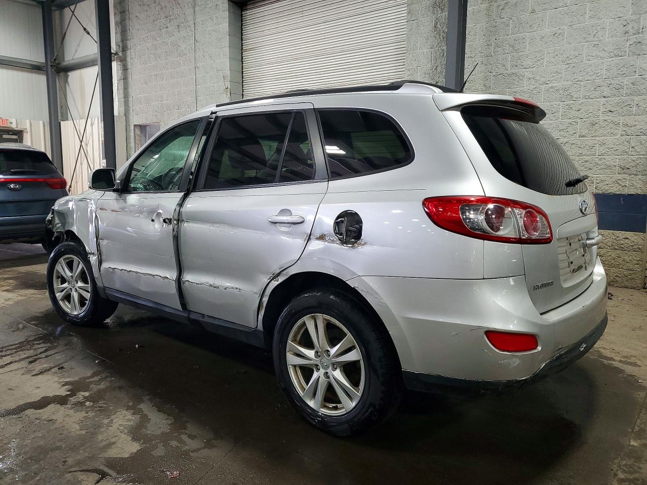 2011 HYUNDAI SANTA FE SE photo 4
