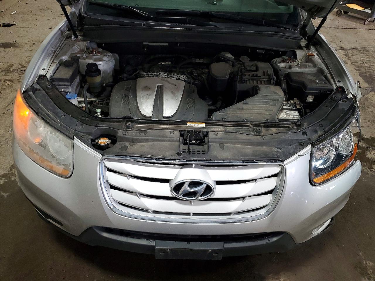 2011 HYUNDAI SANTA FE SE photo 34
