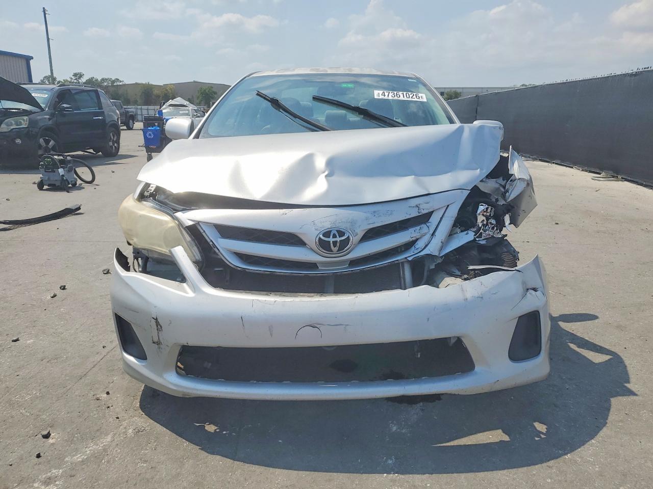 2011 TOYOTA COROLLA LE photo 13