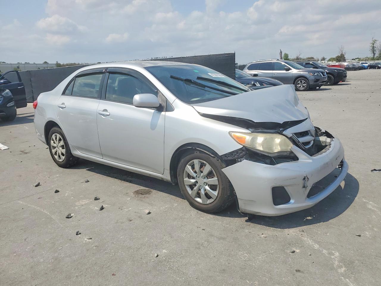 2011 TOYOTA COROLLA LE photo 10