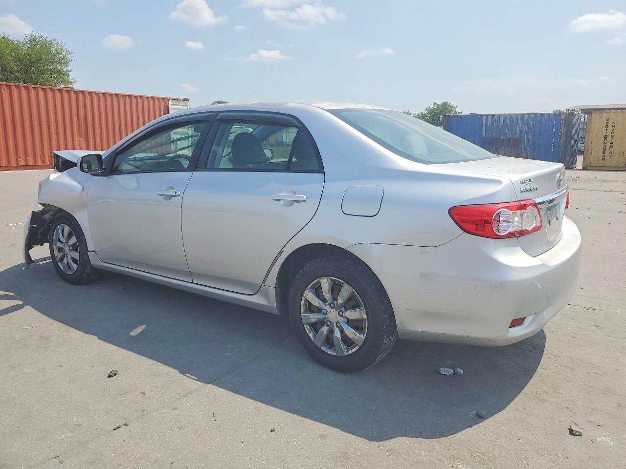 2011 TOYOTA COROLLA LE photo 4