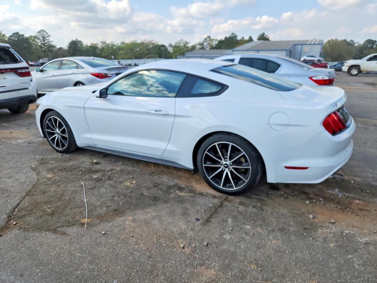 2016 FORD MUSTANG photo 2