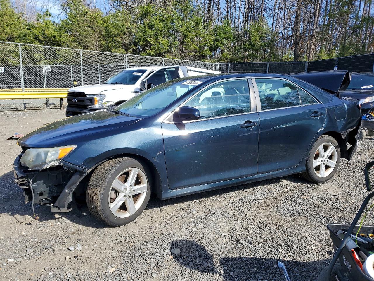 2014 TOYOTA CAMRY