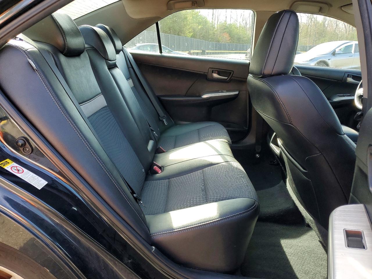 2014 TOYOTA CAMRY SE photo 19