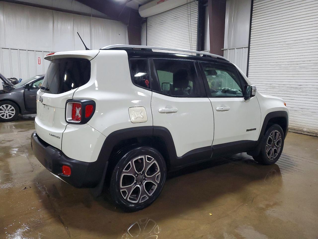 2017 JEEP RENEGADE LIMITED photo 5