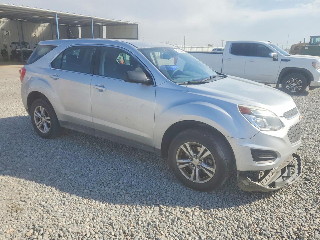 2017 CHEVROLET EQUINOX LS photo 4