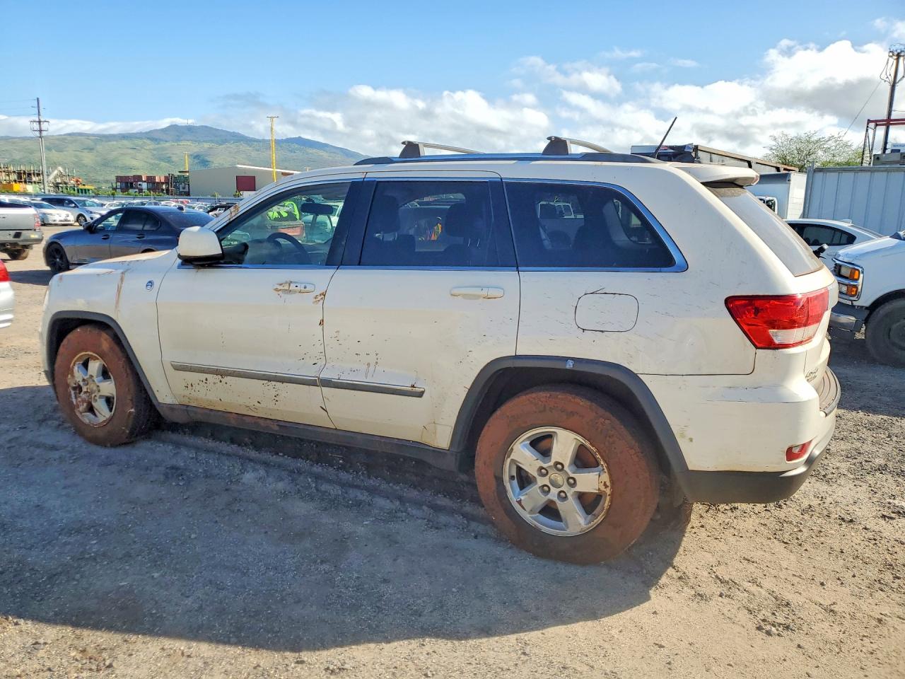 2012 JEEP GRAND CHEROKEE LAREDO photo 3