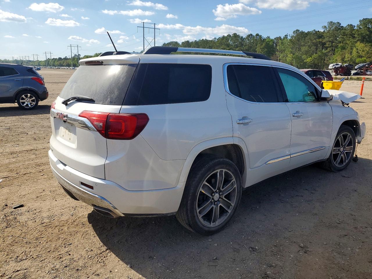 2017 GMC ACADIA DENALI photo 5